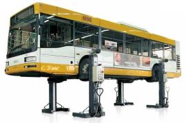 Dizalica mobilna sa 4 stuba nosivosti 7000 kg po stubu, PLC sinhronizacija stubova, više režima rada, 24V kontrole i samokočeći motor-reduktor SPACE